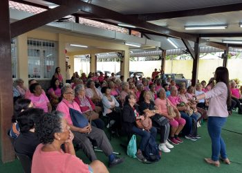 Prefeitura de Maricá promove ação de conscientização sobre câncer de mama para idosos