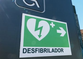 Lei no Rio de Janeiro exige exibição de cartazes sobre desfibriladores em academias