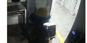 Dupla é presa após furtar equipamentos de estação do BRT na Penha