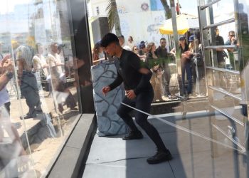 Boticário lança ativação com Gabriel Medina em Ipanema para promover perfume masculino