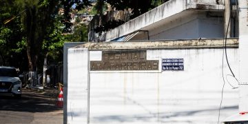 Funcionários de limpeza do IETAP em Niterói enfrentam atrasos no pagamento de salários e benefícios
