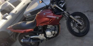 Furto de motocicleta em Maricá ocorre durante a tarde; câmeras registram suspeito
