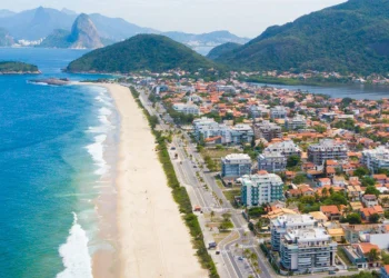Festival Beach Tennis em Piratininga reúne esporte, música e lazer para toda a família