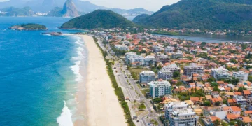 Festival Beach Tennis em Piratininga reúne esporte, música e lazer para toda a família