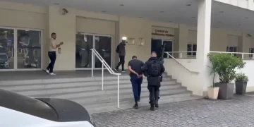 Polícia Civil do Rio realiza operação para desarticular esquema de tráfico com participação de policiais militares