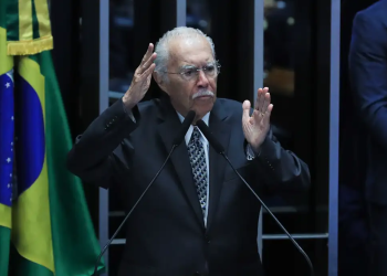 José Sarney, de 96 anos, está na UTI após cirurgia abdominal em São Luís