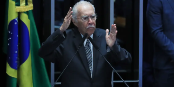 José Sarney, de 96 anos, está na UTI após cirurgia abdominal em São Luís