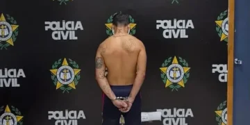 Homem condenado por tráfico é preso na comunidade Risca Faca, em Maricá