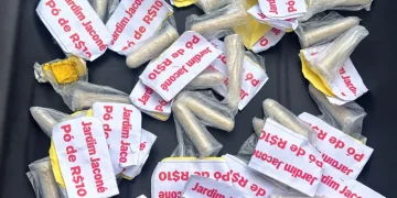 Homem de 19 anos é preso por suspeita de tráfico de drogas em Jaconé, Maricá